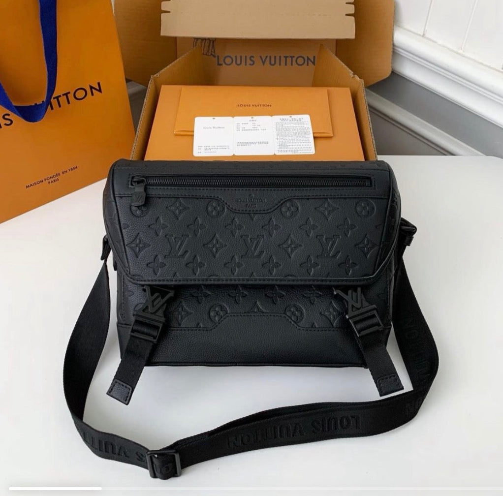 Louis Vuitton Messenger Voyager PM shoulder bag